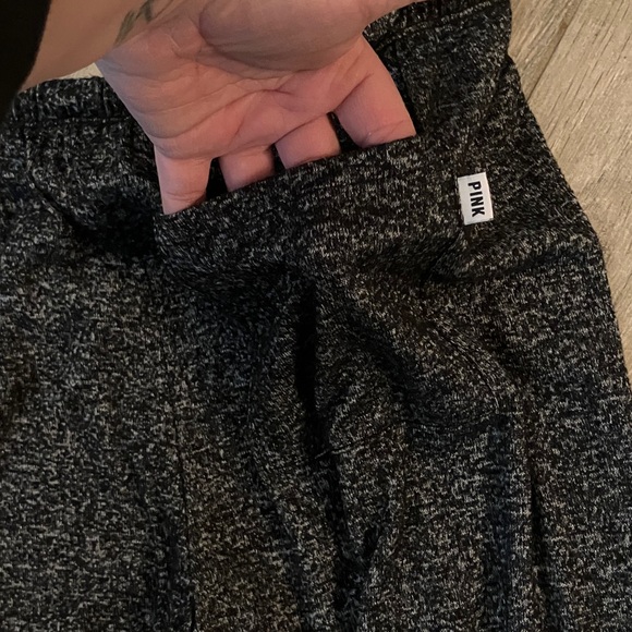 🩷VS Pink cozy htf set rainbow neon logos rare sleep lounge set sz L EUC - Picture 9 of 11